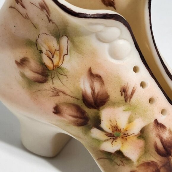 Vintage Ceramic Boot Vase With Hand Painted Floral Design Matt Finish - Picture 9 of 11